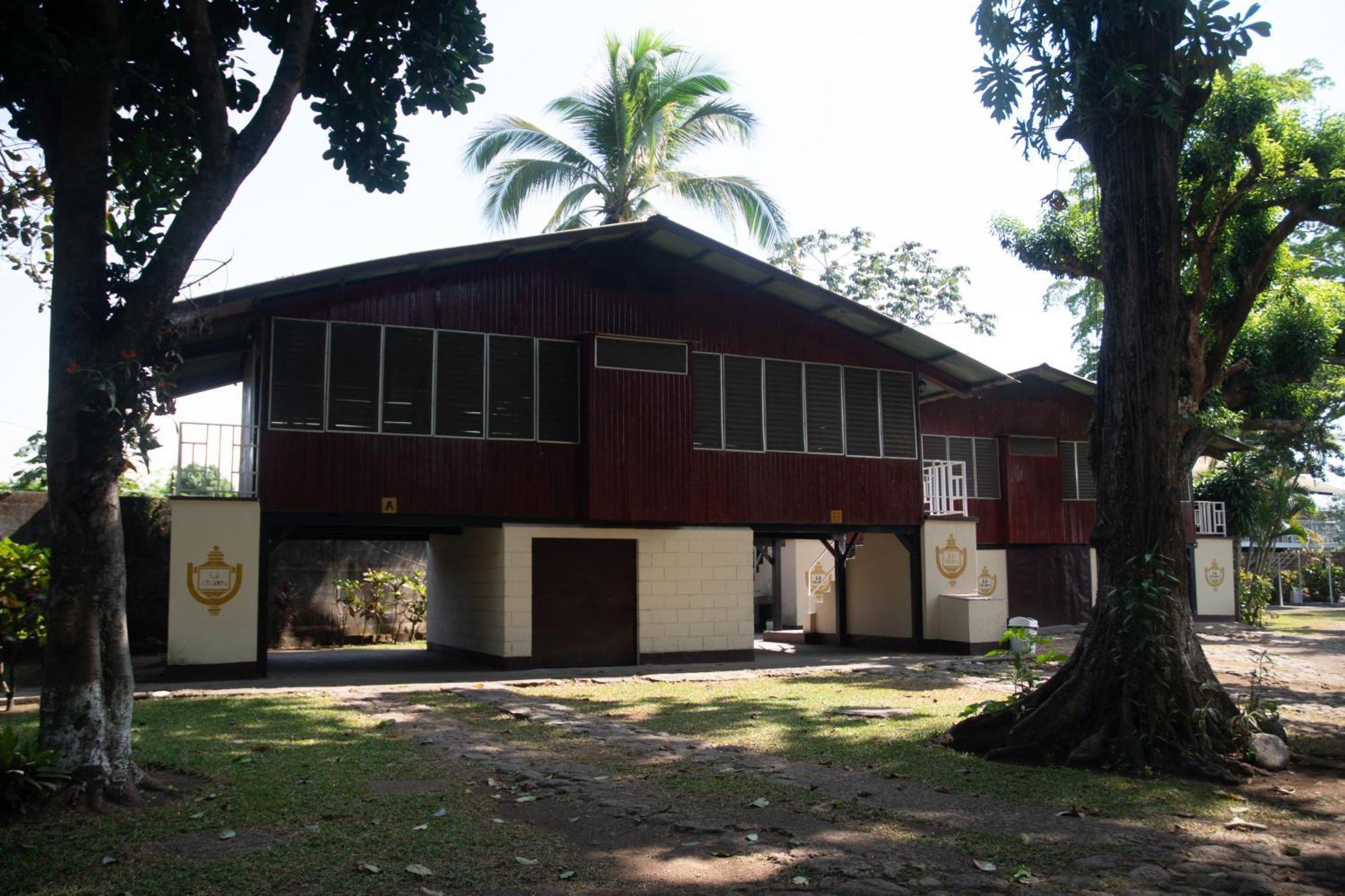 Hotel La Colonia Retalhuleu Exterior photo